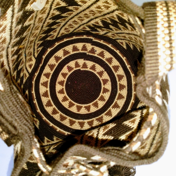 CHILA Large Crossbody Bag - Picture 12 of 12